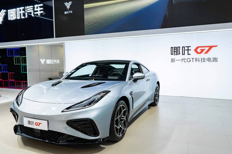 重庆开州区维驰祥企业管理咨询哪吒汽车在智能汽车领域的表现，领途汽车在新能源汽车市场中的影响力